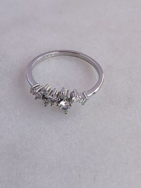 Round Cut Moissanite Cluster Ring Women
